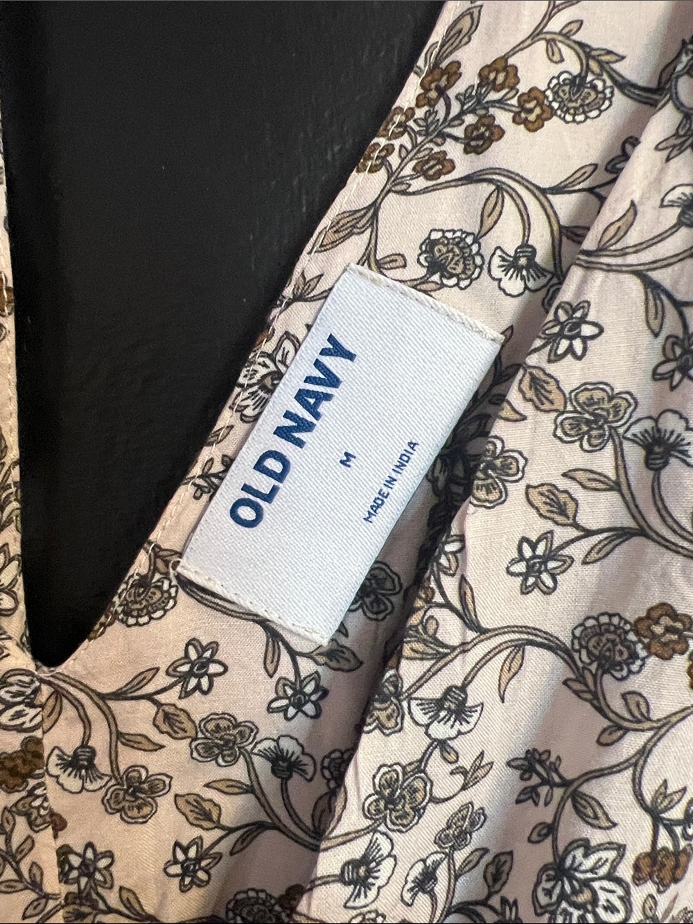Old Navy Cream Floral V-Neck Smocked Maxi Dress - Picture 3 of 3
